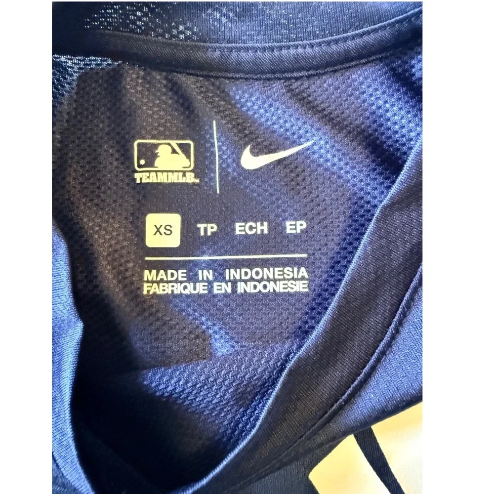Nike New York Yankees Women XS‎ Navy Blue Mesh T-Shirt MLB Number 7 M1011459